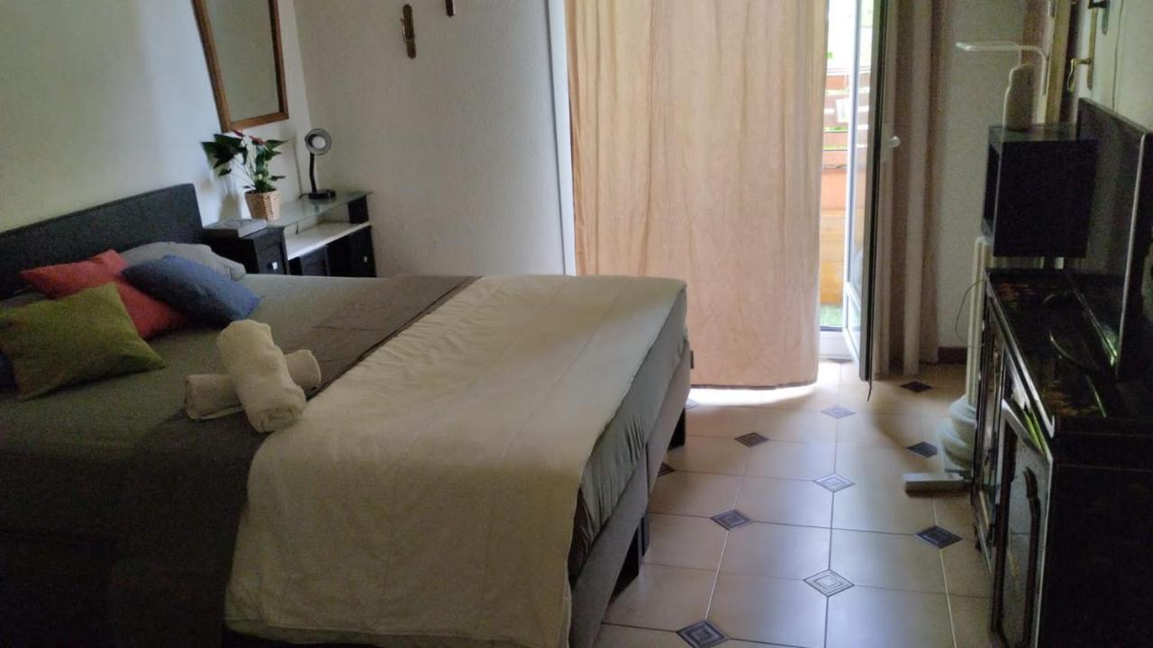 Appartamento Gaudi 51 Barcellona Esterno foto